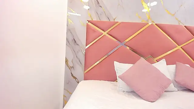 julianaa 31 online show from September 20, 2:00 pm