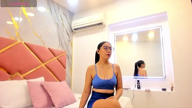 julianaa 31 online show from October 8, 12:39 pm