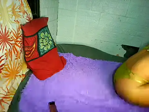 zoeytransph online show from December 18, 9:03 am