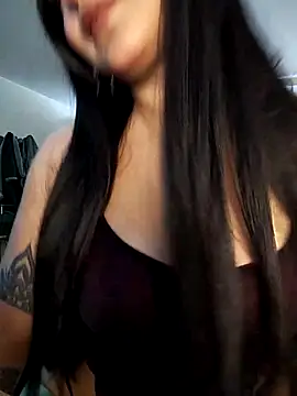 FallsForHerSmile online show from December 4, 3:55 pm