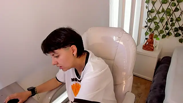 Snapshot of Nathaly_ds chatting on December 4, 7:24 pm Nathaly ds online show from December 4, 7:24 pm