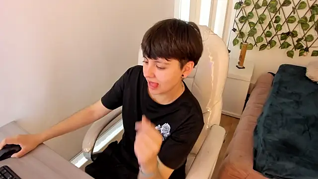 Snapshot of Nathaly_ds chatting on November 10, 7:41 pm Nathaly ds online show from November 10, 7:41 pm