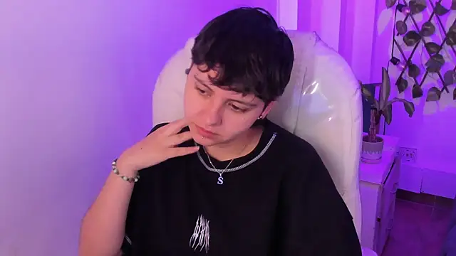 Nathaly ds online show from April 8, 8:21 pm