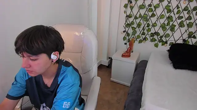 Snapshot of Nathaly_ds chatting on November 27, 12:05 pm Nathaly ds online show from November 27, 12:05 pm