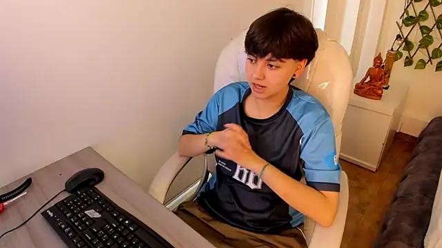 Snapshot of Nathaly_ds chatting on December 2, 7:48 pm Nathaly ds online show from December 2, 7:48 pm