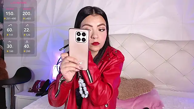 Snapshot of Cherrylionn chatting on June 8, 1:00 pm Cherrylionn online show from June 8, 1:00 pm