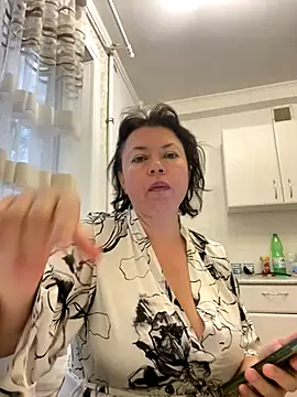 Kiravix online show from November 13, 5:22 am