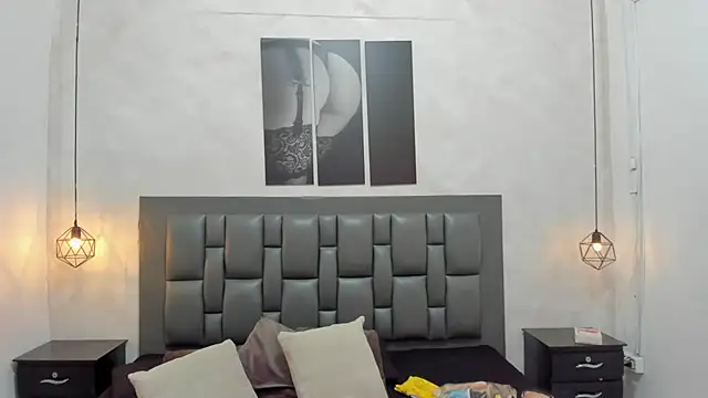 dakota roussee online show from November 25, 12:05 pm