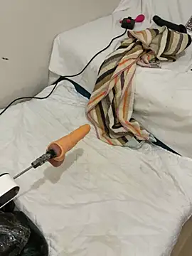 Ozge-SluttyScream69 online show from February 27, 11:26 pm