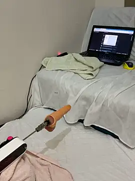 Ozge-SluttyScream69 online show from April 8, 9:49 pm