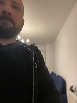 Snapshot of DavidMaros chatting on October 9, 5:52 am DavidMaros online show from October 9, 5:52 am