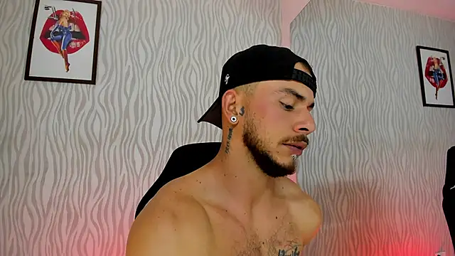 Snapshot of dylan_jacobx chatting on November 17, 3:43 am dylan jacobx online show from November 17, 3:43 am