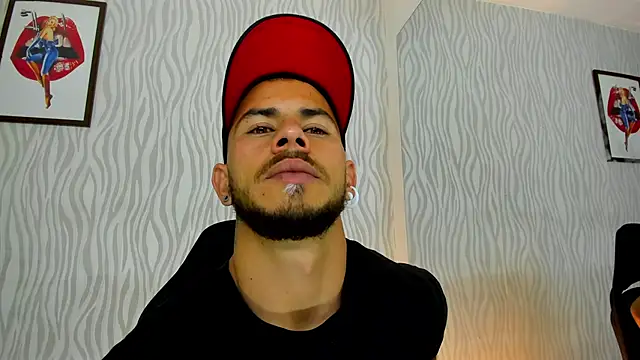 Snapshot of dylan_jacobx chatting on October 31, 3:14 am dylan jacobx online show from October 31, 3:14 am