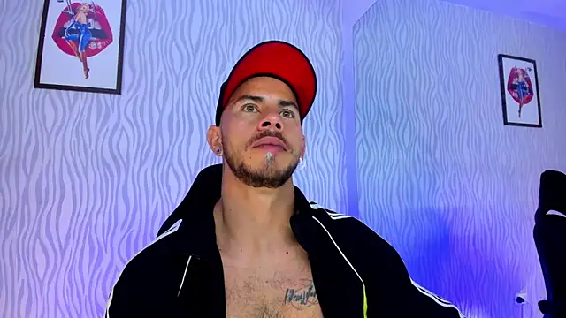 Snapshot of dylan_jacobx chatting on November 22, 4:22 am dylan jacobx online show from November 22, 4:22 am