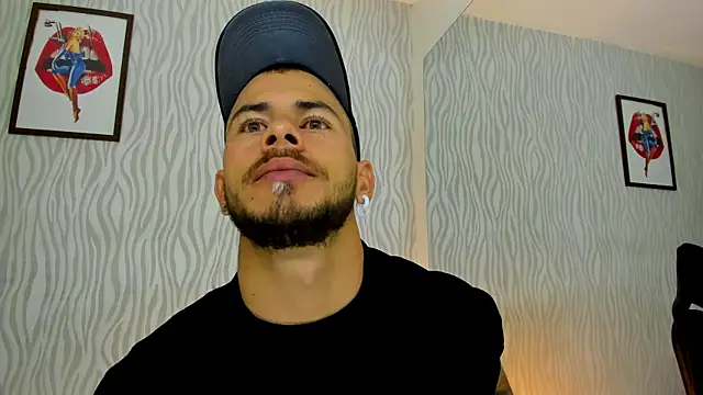 Snapshot of dylan_jacobx chatting on October 18, 3:41 am dylan jacobx online show from October 18, 3:41 am