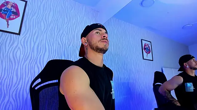 Snapshot of dylan_jacobx chatting on November 23, 1:59 am dylan jacobx online show from November 23, 1:59 am