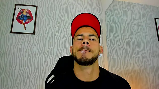 Snapshot of dylan_jacobx chatting on October 27, 2:01 am dylan jacobx online show from October 27, 2:01 am