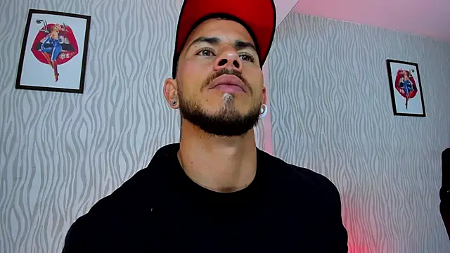 Snapshot of dylan_jacobx chatting on November 15, 3:21 am dylan jacobx online show from November 15, 3:21 am