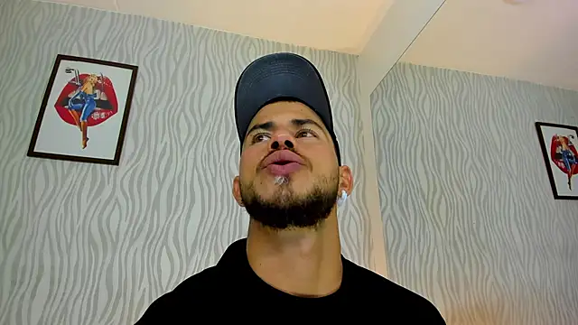 Snapshot of dylan_jacobx chatting on October 22, 3:28 am dylan jacobx online show from October 22, 3:28 am