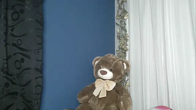 lishainparis18 online show from February 8, 2:04 pm