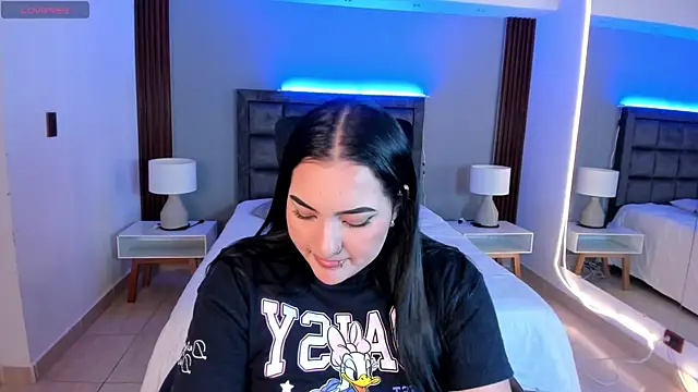 sofiacaramel online show from December 1, 4:08 pm