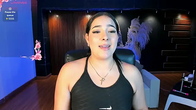 Snapshot of sofiacaramel chatting on January 6, 6:34 pm sofiacaramel online show from January 6, 6:34 pm