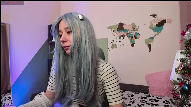 meomeee online show from December 14, 4:45 pm