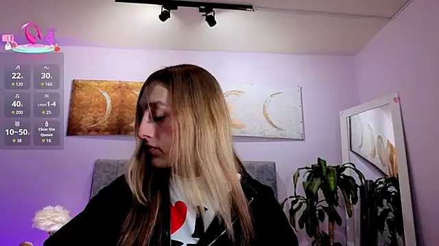 antonellastar24  online show from April 9, 8:04 pm