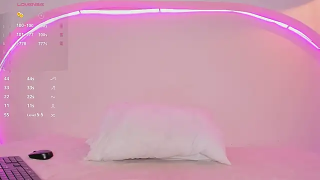 Snapshot of sweetluu_ chatting on November 12, 7:29 pm sweetluu online show from November 12, 7:29 pm