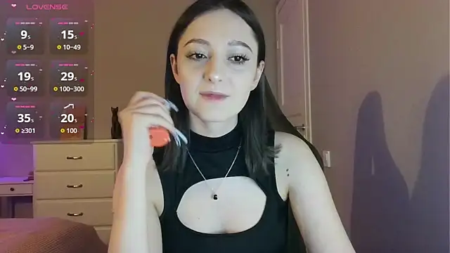 white liillyy online show from May 4, 10:01 pm