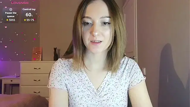 white liillyy online show from April 17, 9:17 pm