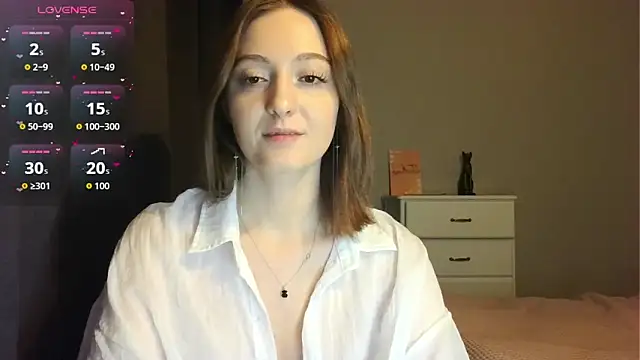 white liillyy online show from March 13, 11:10 pm