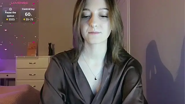 white liillyy online show from April 7, 9:38 pm