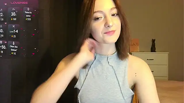 white liillyy online show from March 19, 10:10 pm