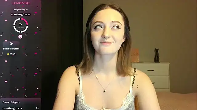 white liillyy online show from March 31, 8:44 pm