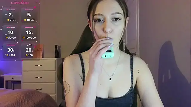 white liillyy online show from April 8, 10:22 pm