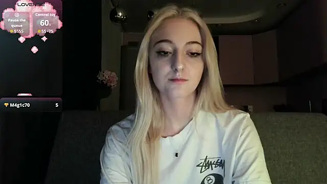 white liillyy online show from September 17, 10:34 pm