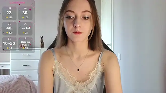 Snapshot of white_liillyy chatting on June 14, 10:49 am white liillyy online show from June 14, 10:49 am