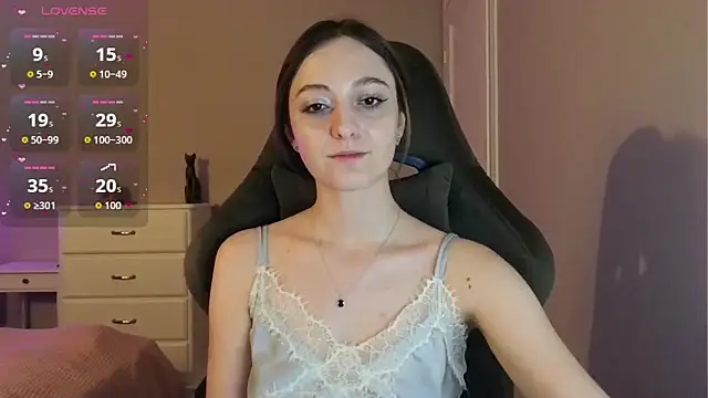 Snapshot of white_liillyy chatting on June 14, 10:55 pm white liillyy online show from June 14, 10:55 pm