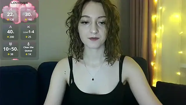 white liillyy online show from December 21, 10:10 pm