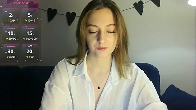 white liillyy online show from February 12, 8:30 pm