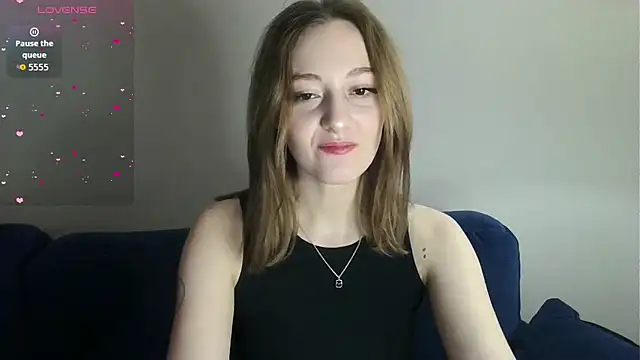 white liillyy online show from February 10, 7:24 pm