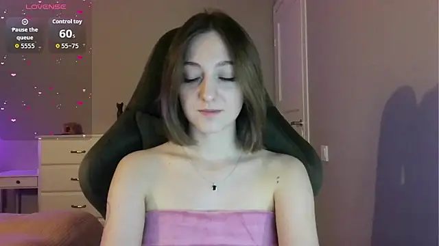 Snapshot of white_liillyy chatting on June 9, 9:05 pm white liillyy online show from June 9, 9:05 pm