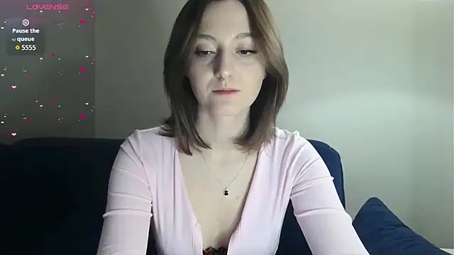 white liillyy online show from March 7, 8:03 pm