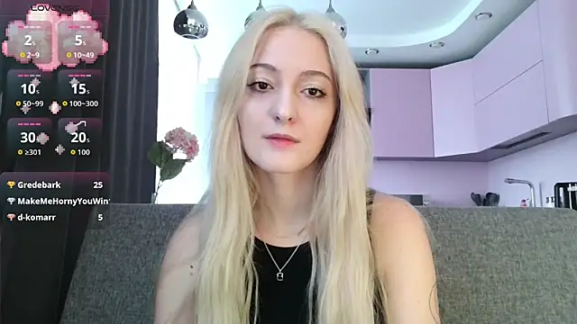 white liillyy online show from September 22, 1:17 pm