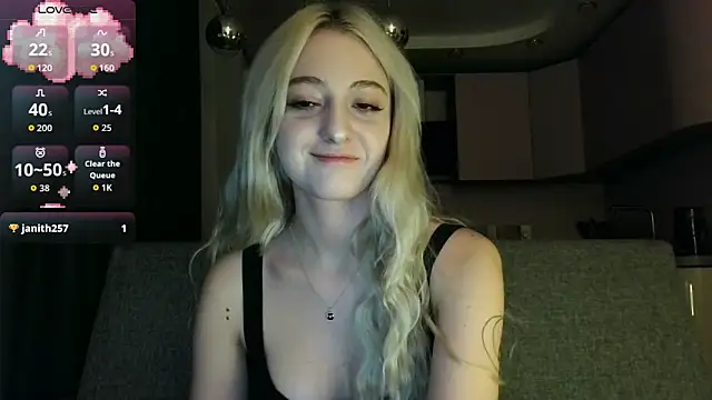 white liillyy online show from October 17, 6:53 pm