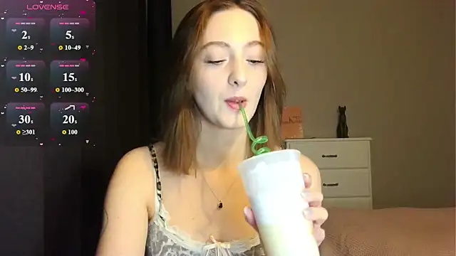 white liillyy online show from March 27, 9:49 pm