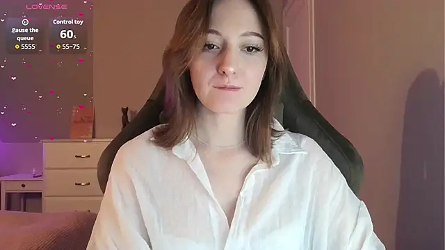 white liillyy online show from April 14, 8:47 pm