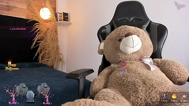 Snapshot of Emily_brown04 chatting on October 28, 1:21 pm Emily brown04 online show from October 28, 1:21 pm