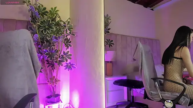 Mia mtnz02 online show from April 7, 12:12 am